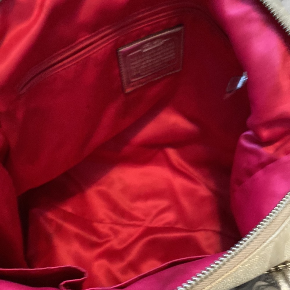 Coach authentic bag. Poor condition. Stains dust bag included - Picture 7 of 8